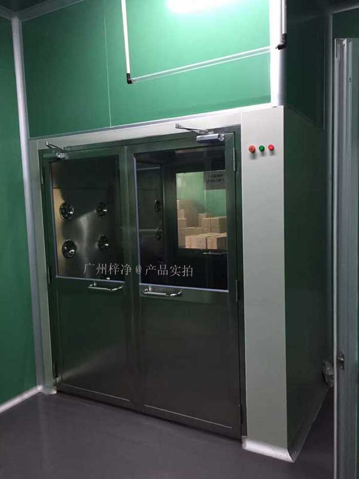 風(fēng)淋室(又名空氣浴塵室、風(fēng)淋房、風(fēng)淋門(mén)、空氣吹淋室、AIR SHOWER,風(fēng)淋設(shè)備,風(fēng)淋機(jī)之類(lèi)) 風(fēng)淋室(又名空氣浴塵室、風(fēng)淋房、風(fēng)淋門(mén)、空氣吹淋室、AIR SHOWER,風(fēng)淋設(shè)備,風(fēng)淋機(jī)之類(lèi))
